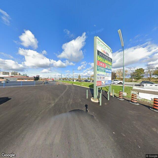Street view of Richmond Hill, ON